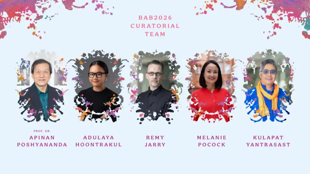 Portraits des cinq commissaires de la Bangkok Art Biennale 2026, dont Apinan Poshyananda, Adulaya Hoontrakul et Rémy Jarry.